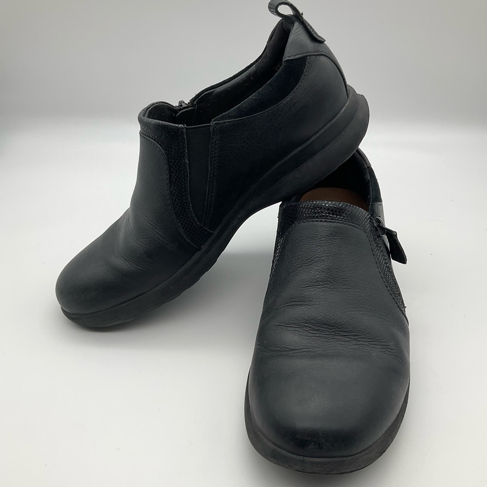 CLARKS SLIP‎ ON WITH SIDE ZIPPER SHOES